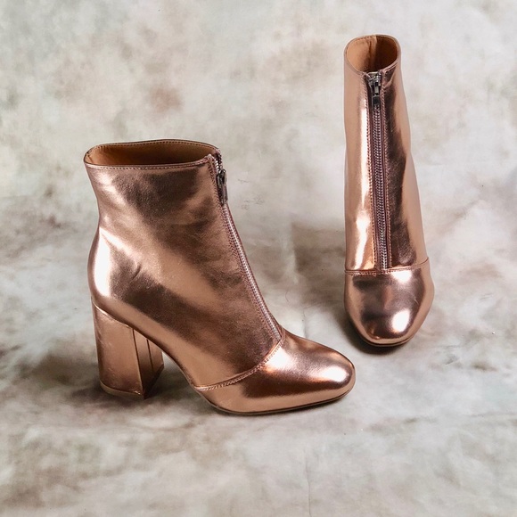Forever 21 Shoes - Beautiful Rosè Gold Chunky Heeled Booties